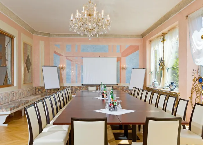 Отель Wittelsbacher Hof Swiss Quality 4*